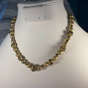 Elegant Gold Tone Necklace (Heavy)